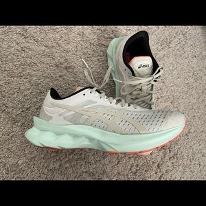 ASICS novablast SPS running shoes